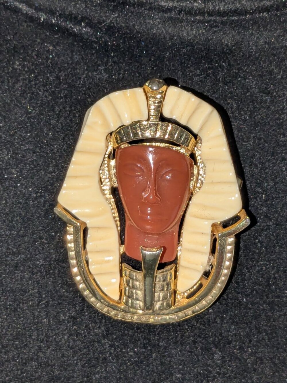 Vintage Art Deco Pharoah King Tut Egyptian Revival Lucite Brooch Pin